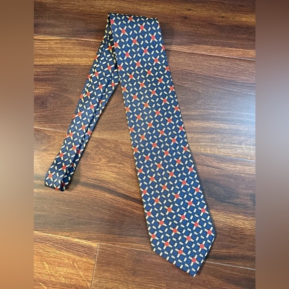 NEIMAN MARCUS Richel 100% Silk Print Design on Blue Handmade in in Spain Necktie - Picture 2 of 9